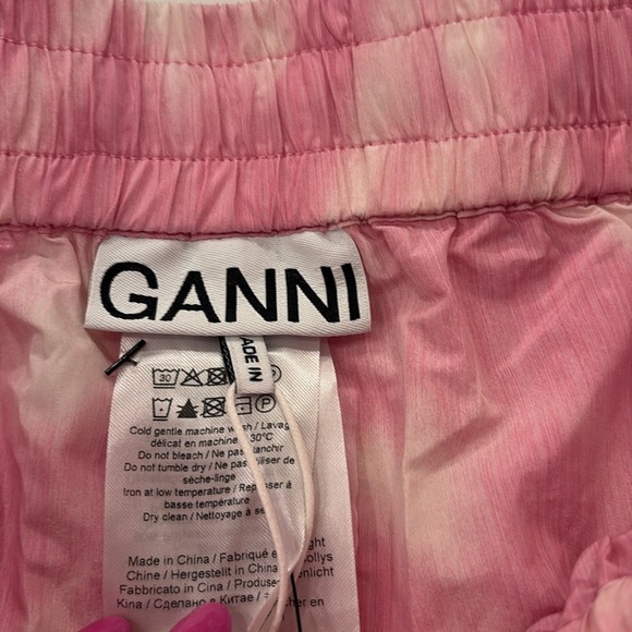 GANNI Women’s Shorts, NWT. - Picture 2 of 3